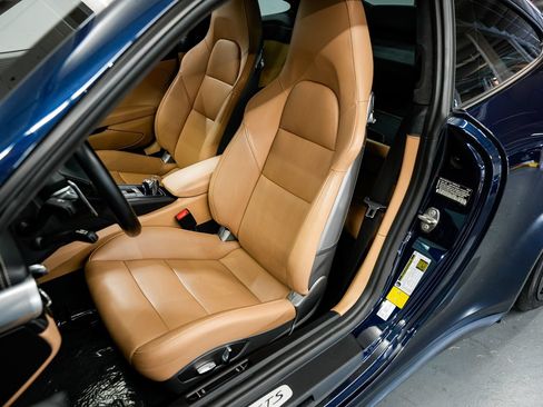 Used 2018 Porsche 911 Carrera GTS RWD image 19