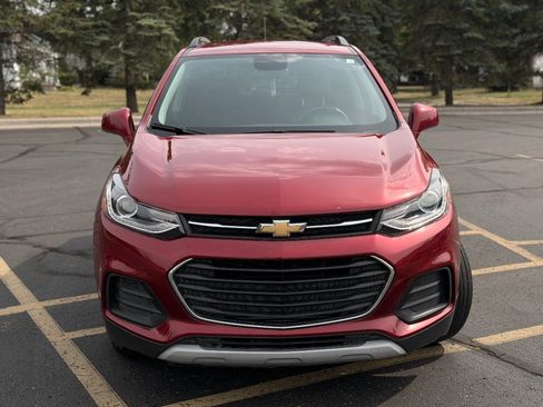 Used 2019 Chevrolet Trax LT w/ LT Convenience Package FWD image 10