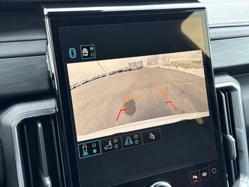 Used 2025 GMC Acadia Elevation AWD/4WD image 5