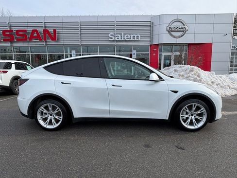 Used 2020 Tesla Model Y Long Range image 3