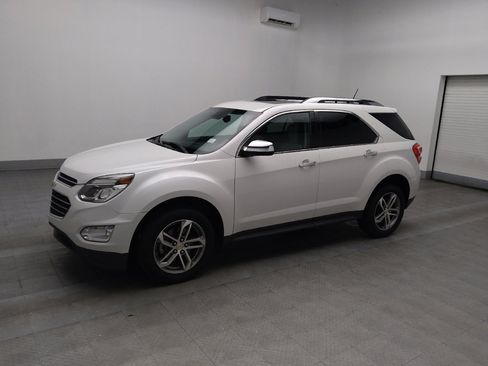 Used 2017 Chevrolet Equinox Premier w/ Enhanced Convenience Package image 2