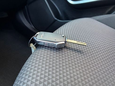 Used 2025 Kia Soul LX w/ LX Technology Package image 21