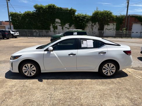 Used 2025 Nissan Sentra S FWD image 3