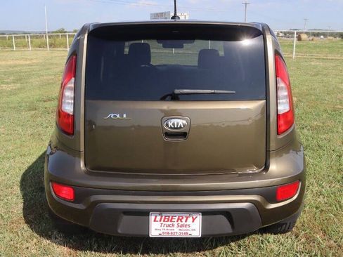 Used 2013 Kia Soul FWD image 8