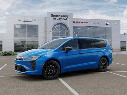New 2027 Chrysler Pacifica Select