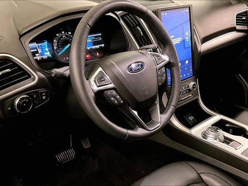 Used 2022 Ford Edge SEL w/ Convenience Package image 12
