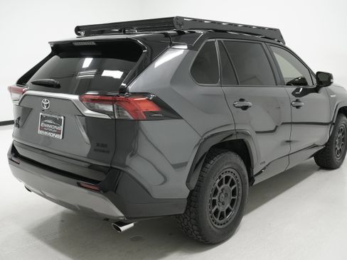 Used 2020 Toyota RAV4 XSE image 4