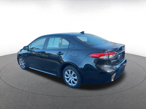 Used 2025 Toyota Corolla LE image 5