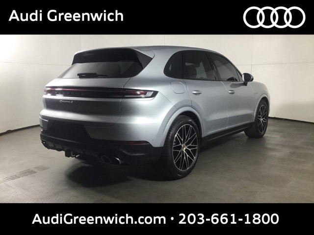 Used 2025 Porsche Cayenne S AWD/4WD image 7