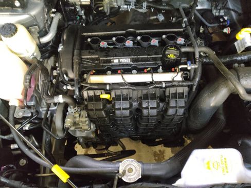 Used 2020 Dodge Journey SE w/ SE Popular Equipment Group image 30