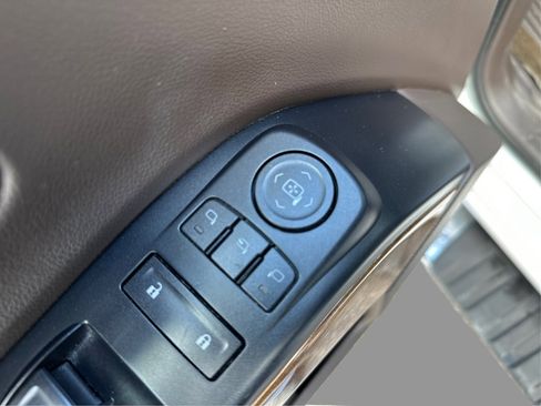 Used 2015 Chevrolet Silverado 1500 LTZ AWD/4WD image 32