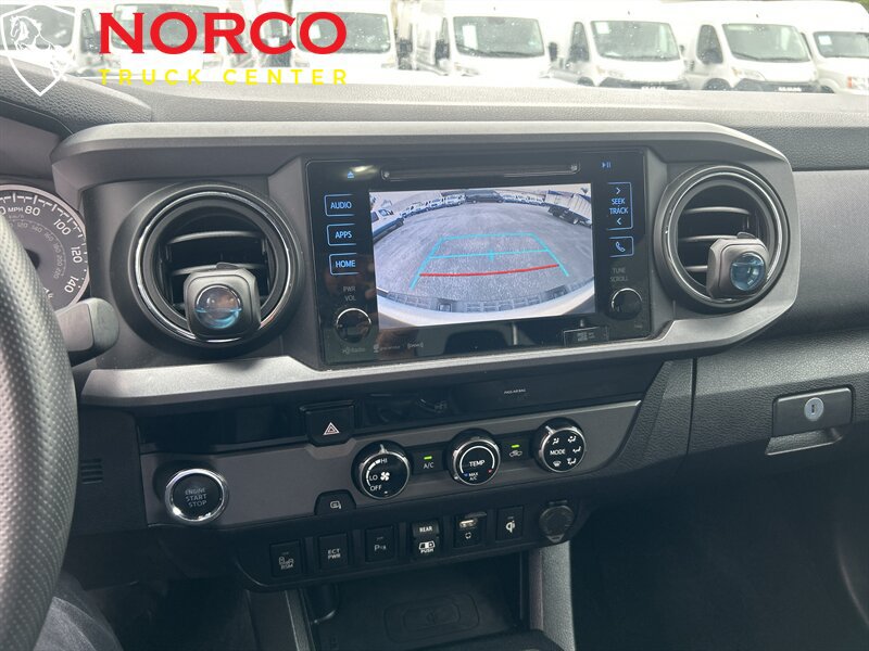 Used 2018 Toyota Tacoma TRD Sport w/ Technology Package RWD image 11