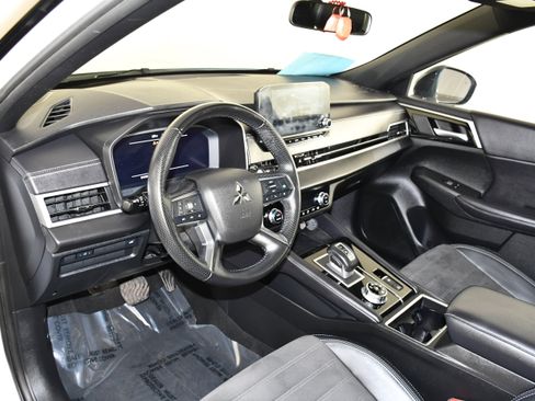 Used 2024 Mitsubishi Outlander SE Black Edition AWD/4WD image 36