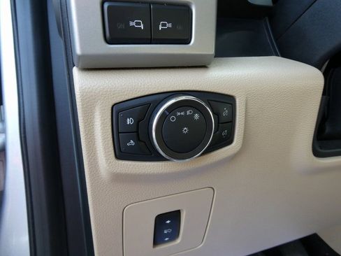 Used 2017 Ford F150 Lariat image 24