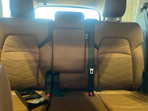 Certified 2025 Nissan Pathfinder Platinum w/ Cargo Package FWD image 17