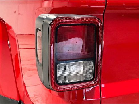 Used 2020 Jeep Gladiator Sport image 41