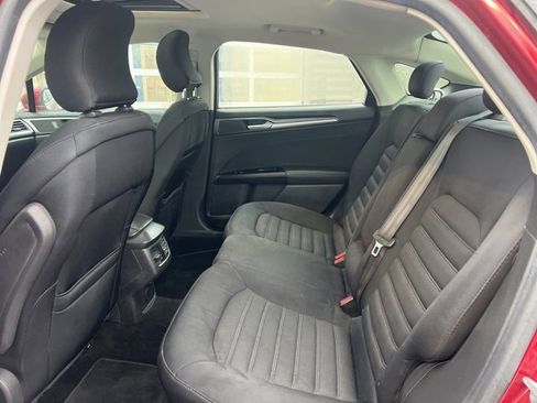 Used 2015 Ford Fusion SE image 17