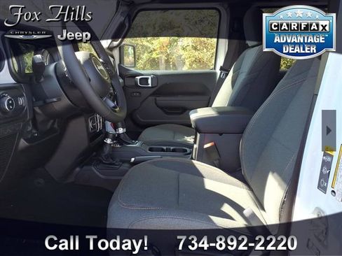 New 2025 Jeep Gladiator Sport image 14