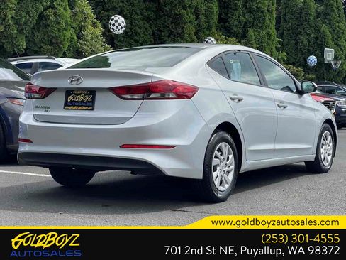 Used 2018 Hyundai Elantra SE w/ Cargo Package FWD image 4