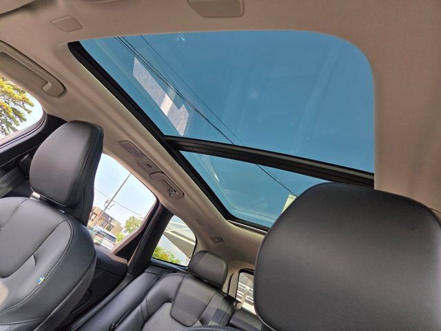 Certified 2024 Volvo XC60 T8 Core AWD/4WD image 9