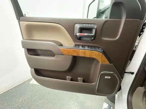 Used 2018 GMC Sierra 1500 SLT w/ SLT Premium Package AWD/4WD image 9