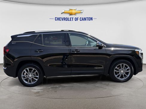 Used 2022 GMC Terrain SLT w/ Tech Package AWD/4WD image 4