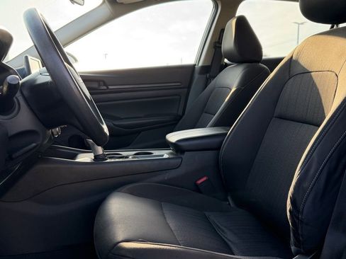 Used 2024 Nissan Altima 2.5 S image 12