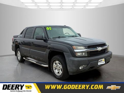 Used 2005 Chevrolet Avalanche Z71 w/ Preferred Equipment Group image 1