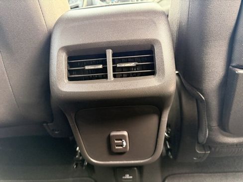 Used 2022 GMC Terrain SLE w/ Driver Convenience Package image 15