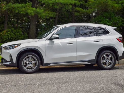 Used 2025 BMW X1 xDrive28i AWD/4WD image 4