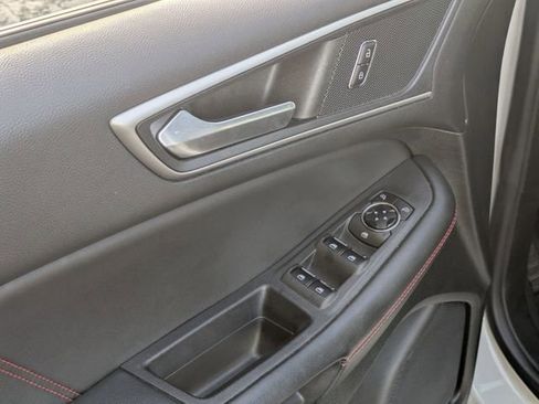 Used 2022 Ford Edge ST-Line image 10