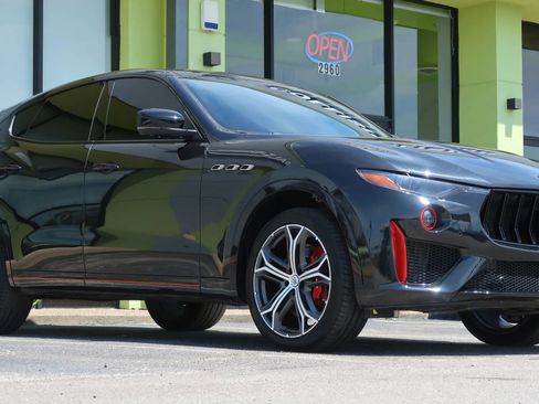 Used 2022 Maserati Levante Modena AWD/4WD image 5