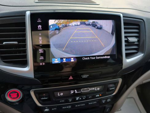 Used 2017 Honda Pilot Touring image 28