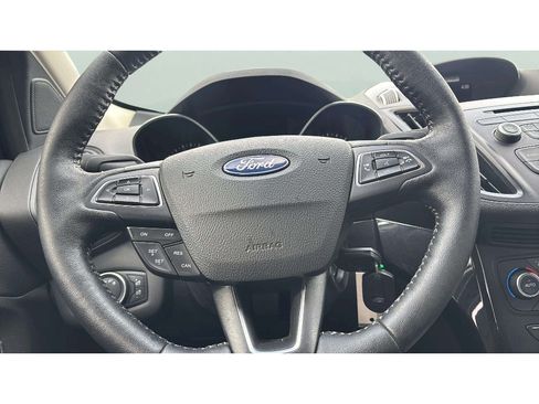 Used 2017 Ford Escape SE w/ SE Sport Appearance Package AWD/4WD image 14