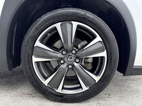 Used 2019 Lexus UX 200 w/ Premium Package image 41