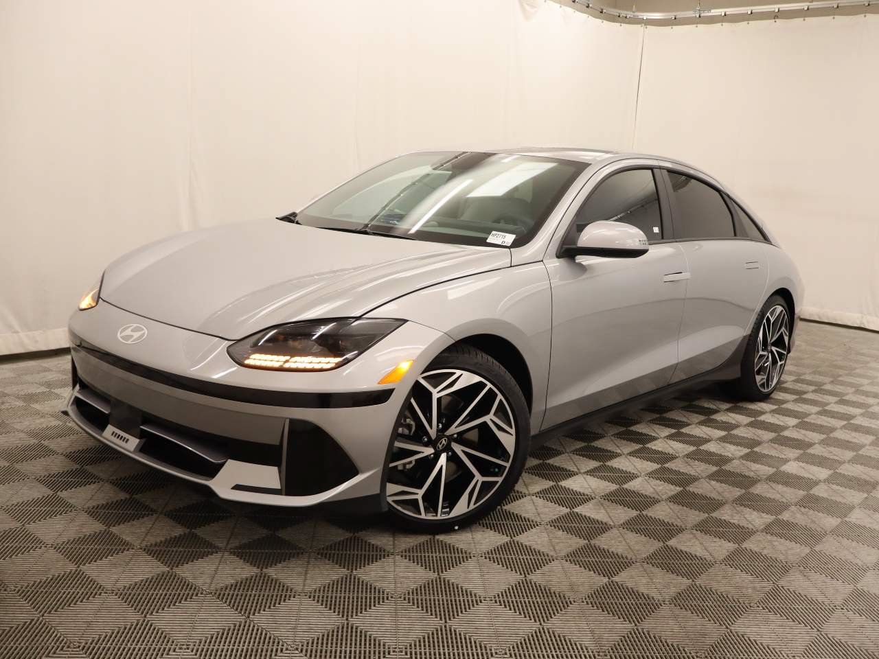 Used 2025 Hyundai Ioniq 6 SEL RWD image 1