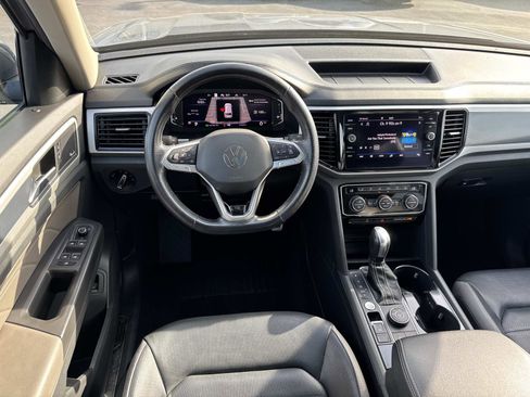 Certified 2022 Volkswagen Atlas SEL Premium image 8