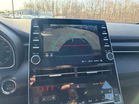 Used 2019 Toyota Avalon Touring image 17