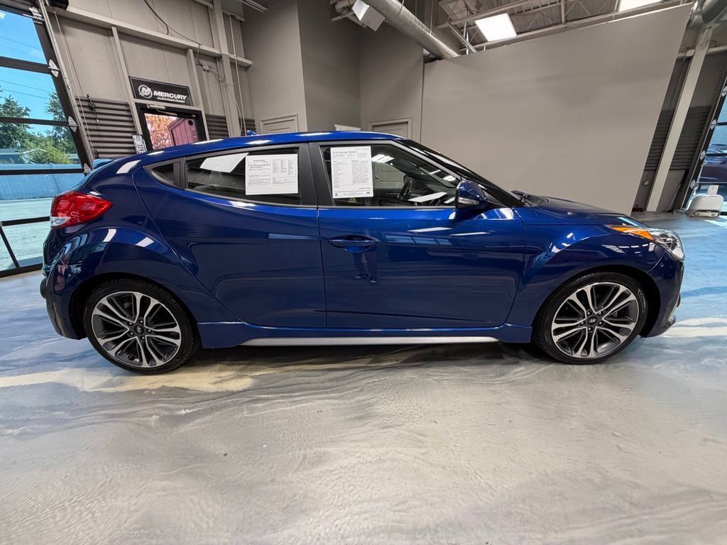 Used 2016 Hyundai Veloster Turbo FWD image 29