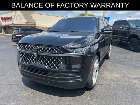 Used 2025 Lincoln Navigator Black Label AWD/4WD image 2