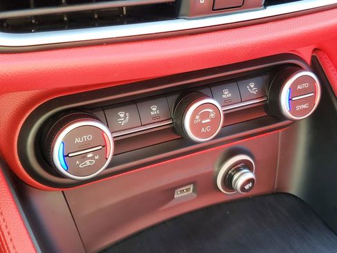 Used 2021 Alfa Romeo Stelvio Sprint w/ Nero Edizione RWD image 30