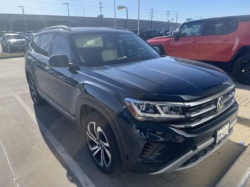 Used 2022 Volkswagen Atlas SEL image 2