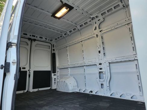 Used 2024 RAM ProMaster 2500 w/ Convenience Group FWD image 22