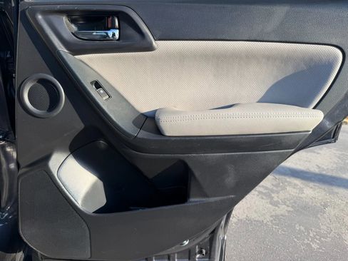 Used 2018 Subaru Forester 2.5i Limited image 19