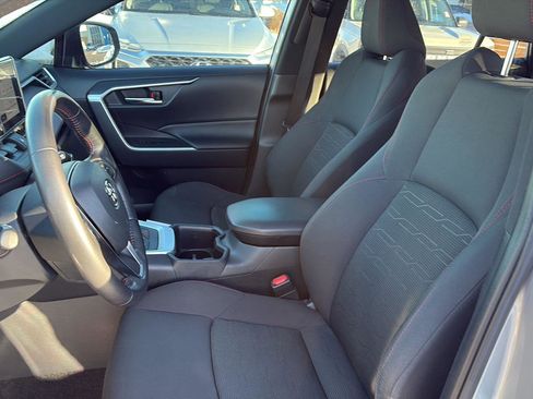 Used 2024 Toyota RAV4 SE image 7