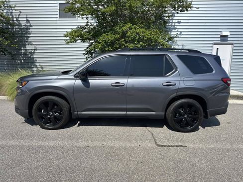 Used 2025 Honda Pilot Black Edition image 2