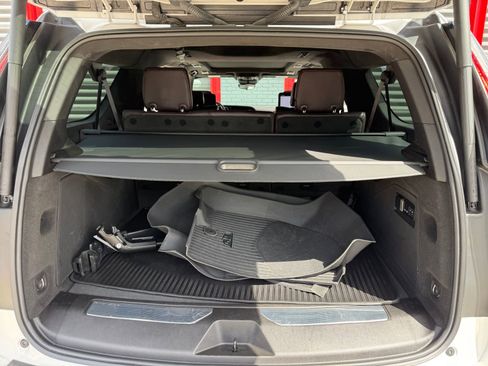 Used 2022 Cadillac Escalade ESV Sport Platinum image 17