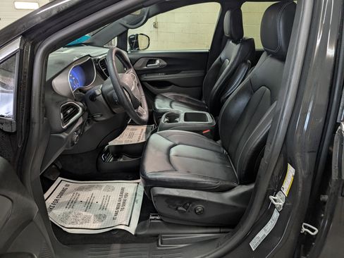 New 2026 Chrysler Voyager LX image 12