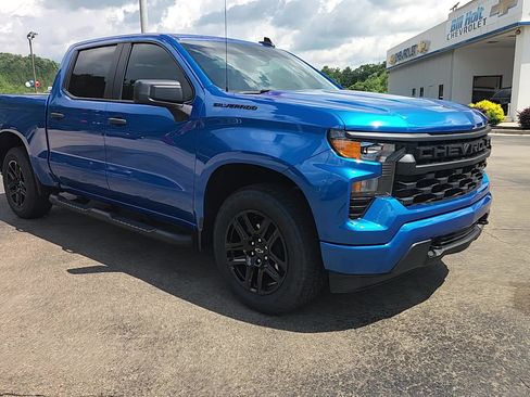 Used 2024 Chevrolet Silverado 1500 Custom w/ Turbomax Blackout Package AWD/4WD image 13