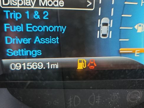 Used 2018 Ford Edge Titanium w/ Ford Safe & Smart Package FWD image 26